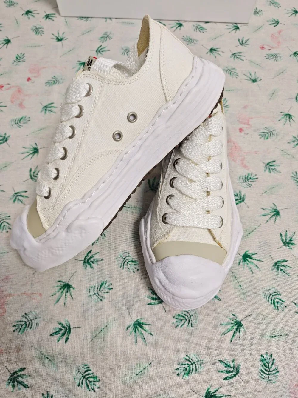 Maison Mihara Yasuhiro MMY White Canvas Low-Top Sneakers, Original Sole